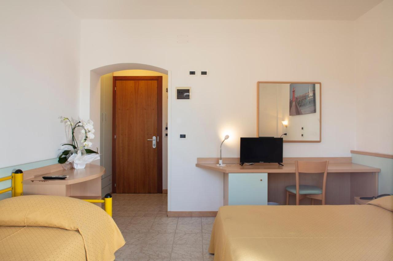 Hotel Pelikan Lignano Sabbiadoro Zewnętrze zdjęcie