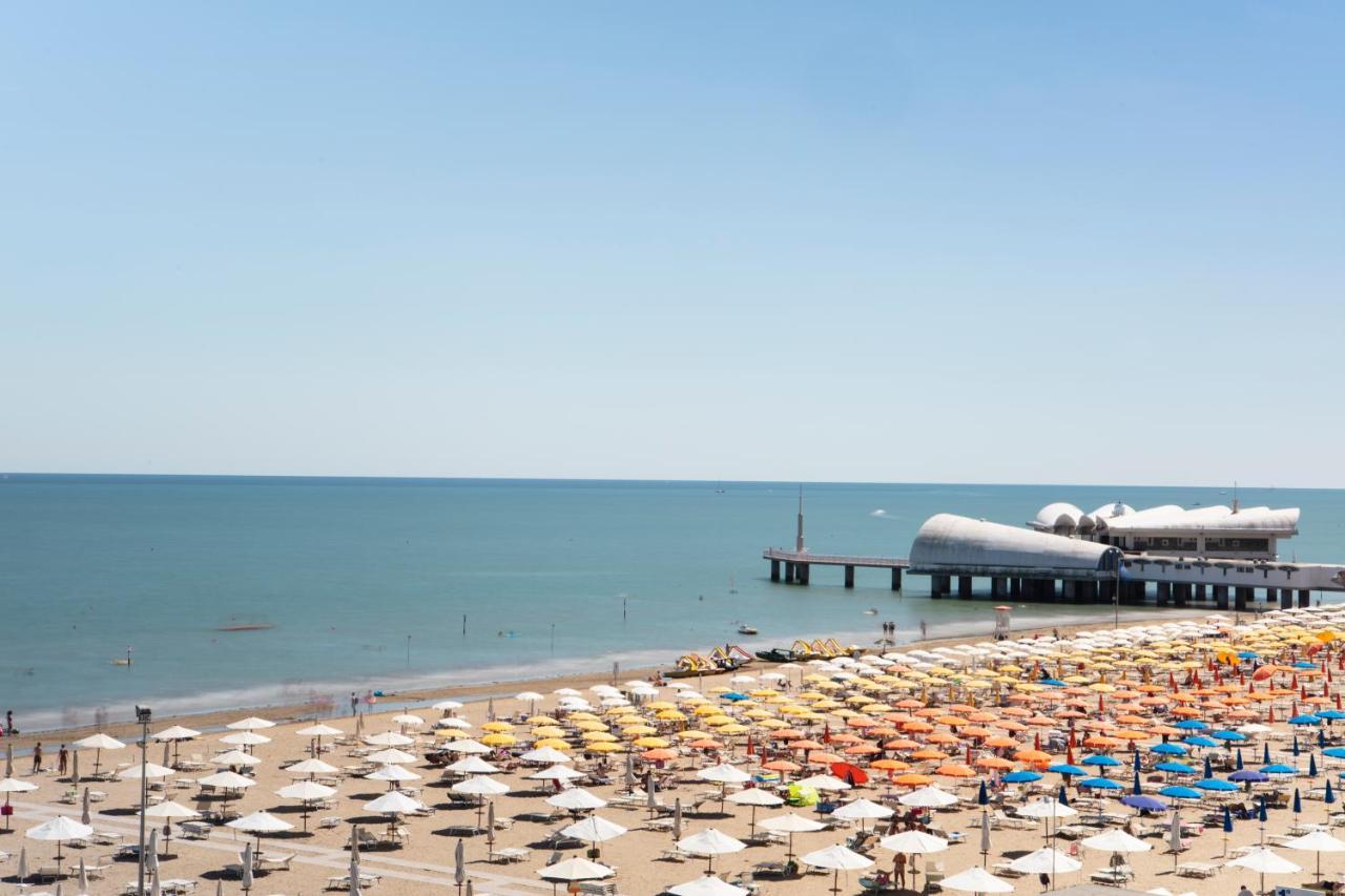 Hotel Pelikan Lignano Sabbiadoro Zewnętrze zdjęcie