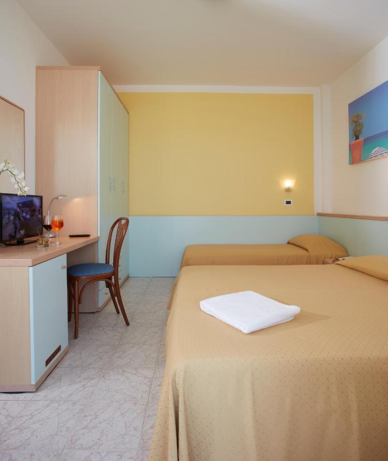 Hotel Pelikan Lignano Sabbiadoro Zewnętrze zdjęcie