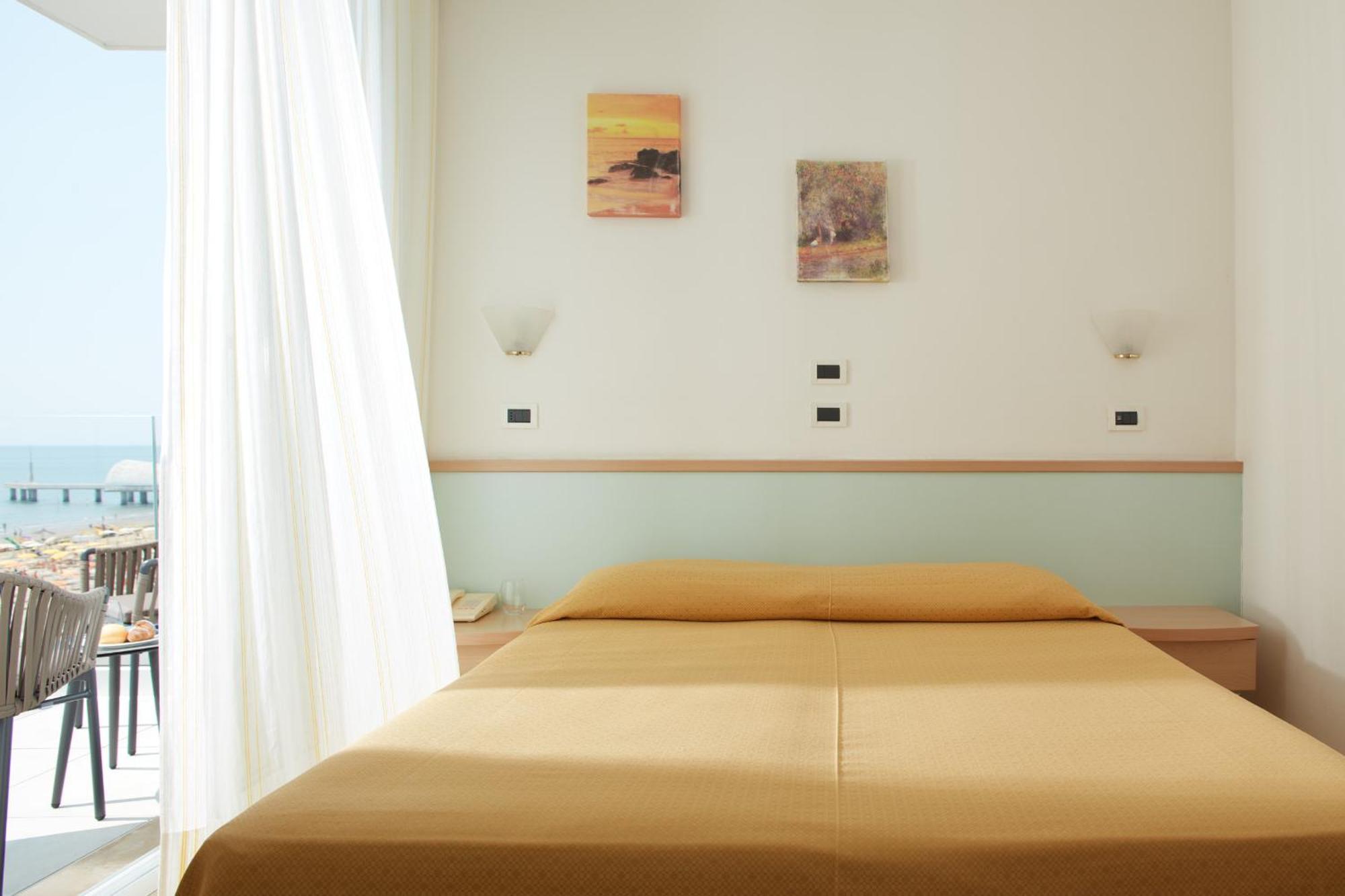 Hotel Pelikan Lignano Sabbiadoro Zewnętrze zdjęcie